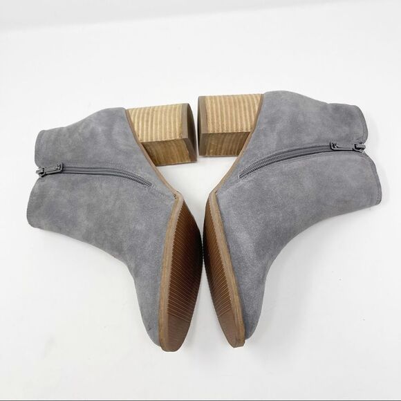 Blondo Grey Suede Block Stacked Ankle Booties 11 - Picture 4 of 12